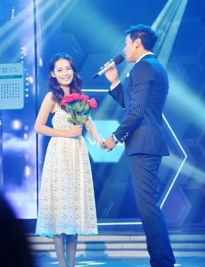 熟男何润东李沁半裸上阵 激情吻戏成最大看点