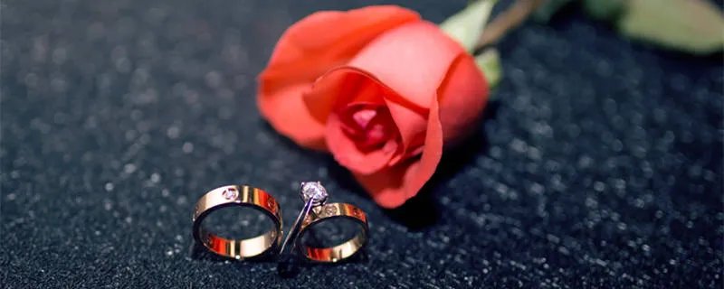 戒指挂在脖子上的含义有哪些 戒指挂在脖子上代表什么