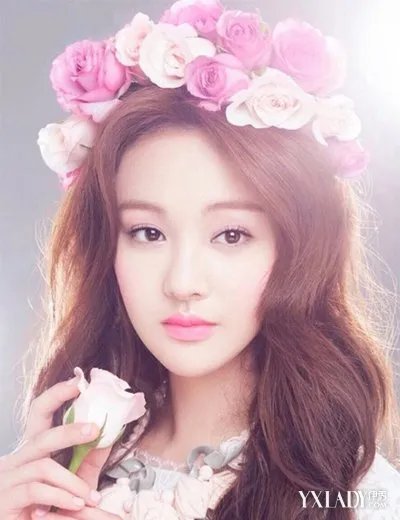 郑爽台下为爸补妆遭遇老爸催婚