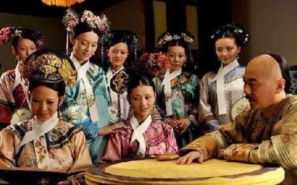 清代后妃的等级待遇:分八级,皇后最高级、答应最低级