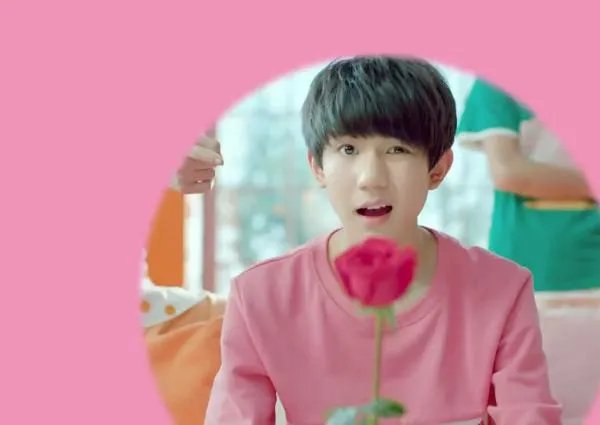 李小璐贾乃亮祝福王源生日快乐了吗？