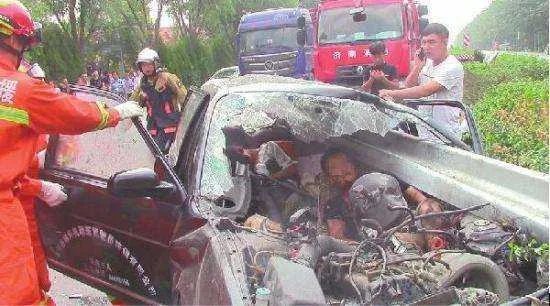 教练出车祸2名学员身亡事件，事情的原委是什么？