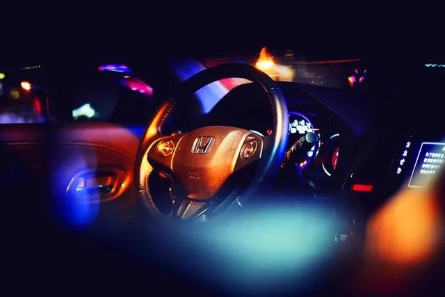 拼颜值和实力，本田缤智和自由侠哪个更有范？