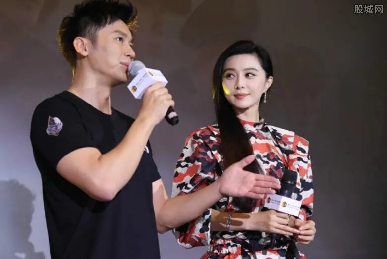 大黑牛李晨遭范爷掌掴真相 李晨范冰冰感情出现裂痕？