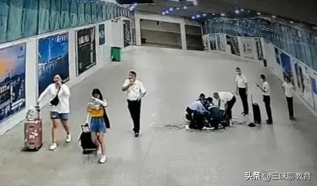 医学生救人无效遭恶评后,学校将授她们特别奖。你如何看此事?