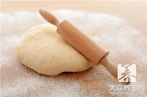 发面用小苏打还是酵母？