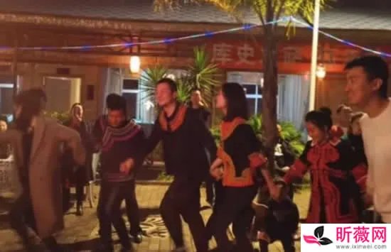 李亚鹏新恋情疑似曝光 女方身份被扒碾压王菲