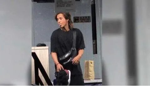 罗志祥分手风波后首露面 再次被调侃“多人运动”