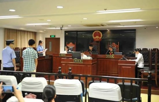 牡丹江一小区11只宠物犬相继被毒死,凶手抓到了!将会受到哪些法律处罚?