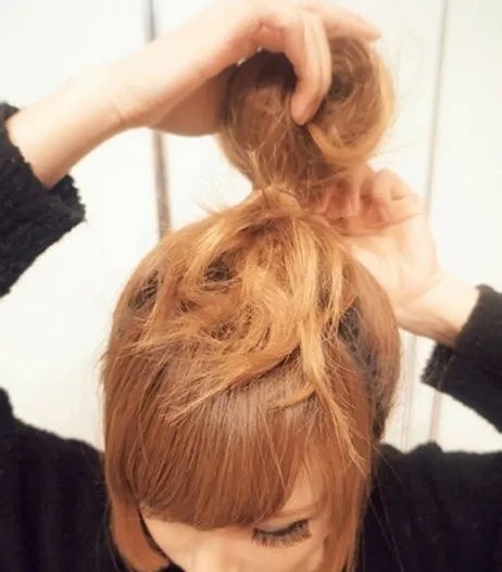 梳头发的方法图解