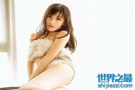 曹安娜长相好看身材姣好 可为什么说她廉价到只要五百块