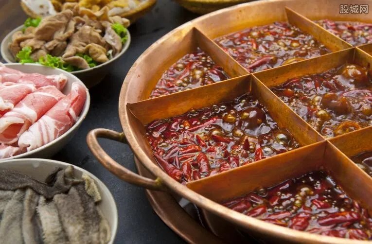 网红火锅店自查 因口水油给顾客吃等品质问题关停