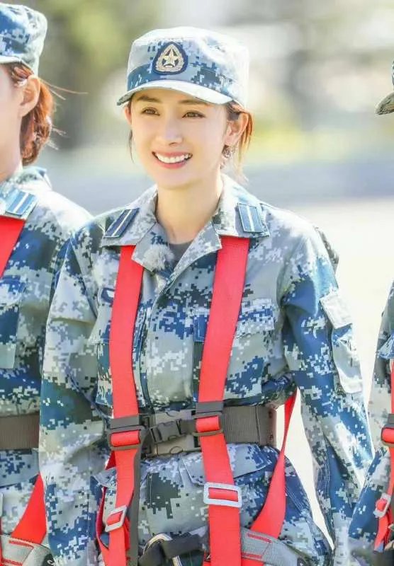 王威深夜官宣结婚，好友杨幂送祝福，他们二人是因何结识的？