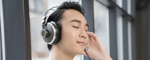 我的心就像玻璃碎片什么歌 有完整歌词介绍吗