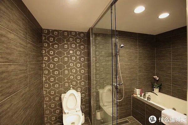 6款小浴室装修效果图，原来小浴室还可以这么高大上!