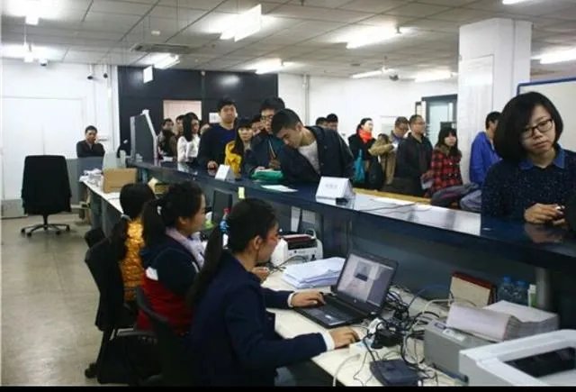 2018年考研的学生一共有多少？