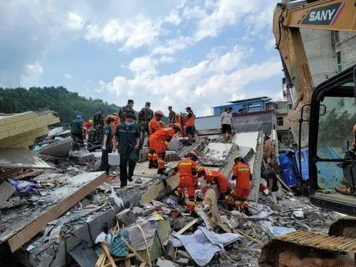 四川泸县地震时，发生了哪些令人感动的事情？