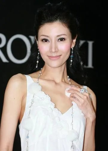 李嘉欣当年酒店门事件照片 李嘉欣年轻时最美图片简直惊为天人