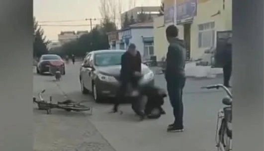 醉驾撞老人踹29脚:画面回顾真相究竟是什么情况?