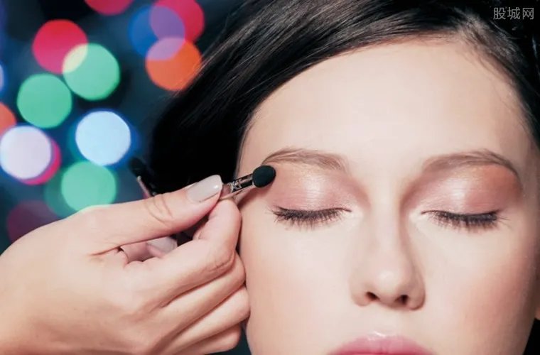 400批次化妆品出事 8批次假冒化妆品汞含量超标