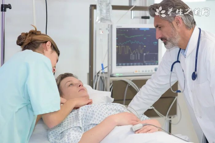 摸男生喉结意味着什么 亲男生喉结有啥反应