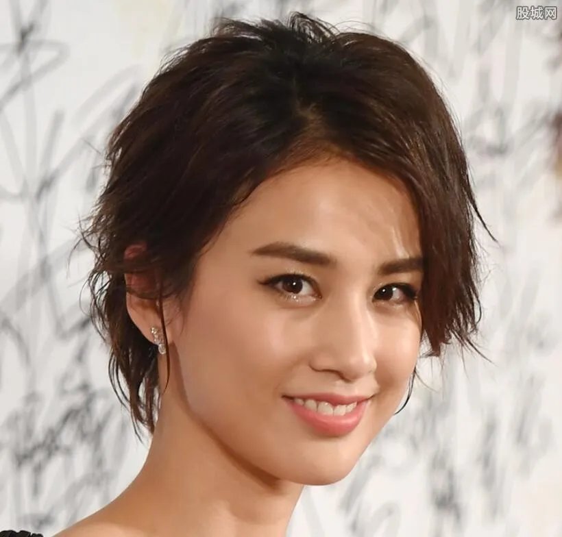 曝黄圣依封面大片 展现古典与现代结合的独特之美