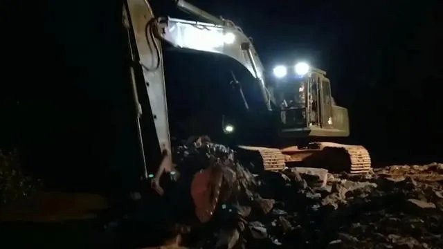 湖北竟出动世界最大直升机封堵溃口,如何看待此事?