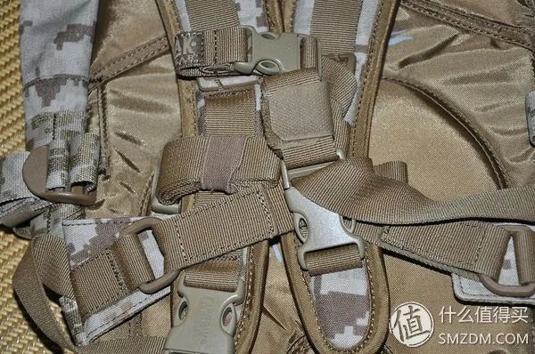 我去年买了个登山包，超耐磨——晒 Camelbak  驼峰 H.A.W.G. 500 登山包