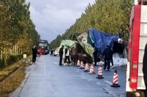 吉林松原车祸轻型货车上16人死亡？