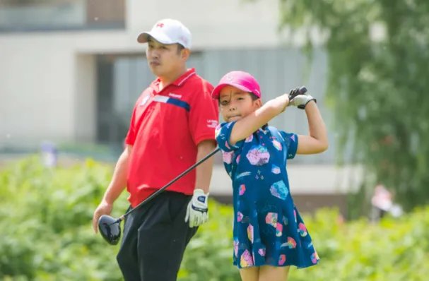 北京女子精英赛刘国梁携爱女出战吗？