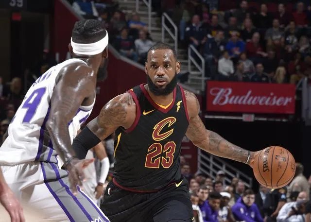 骑士逆转豪取13连胜,你怎么看?