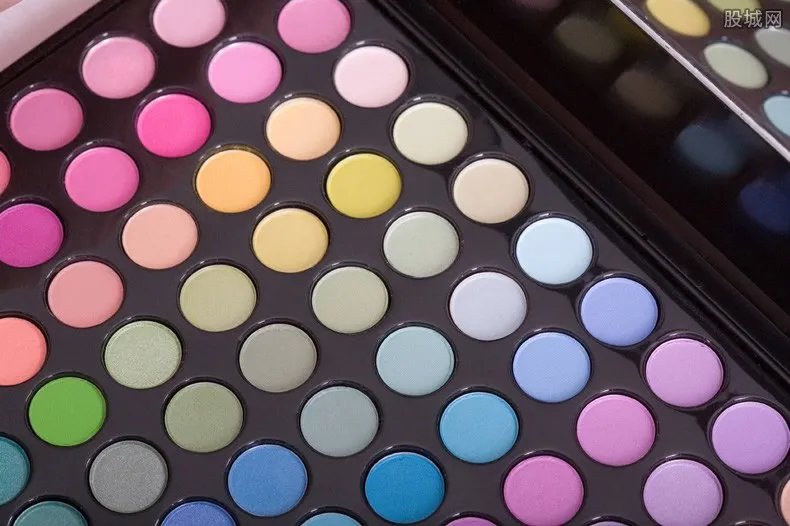 买化妆品去哪个网站好 这些平台可以让你省不少钱