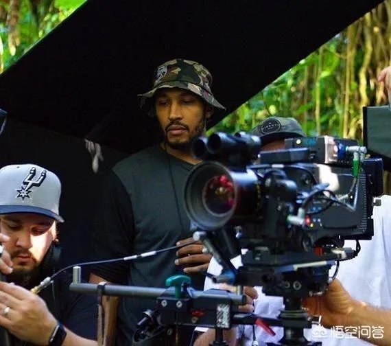 迪奥已经快40岁了，为什么还能加入法国海军？