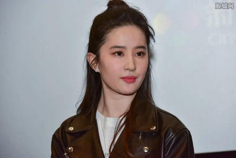 刘亦菲改回中国国籍了吗 改美国国籍原因是什么