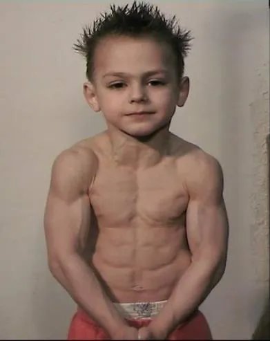 7岁小猛男是怎么回事：看看这组照片你就明白了