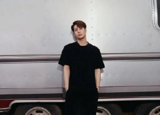 王嘉尔疑质问私生是怎么回事 王嘉尔质问私生说了什么