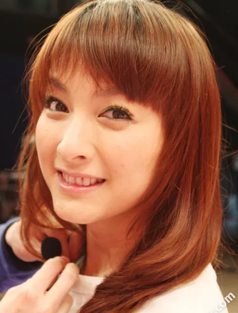 吴昕开什么车多钱 吴昕的家境怎么样