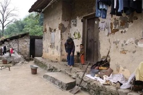 疫情下的美国社会贫富差距日趋严重,有哪些表现?