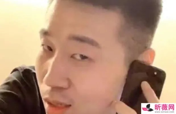 张云雷打电话喊杨九郎吃饭 一个细节看出两人的真实关系状态