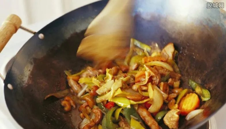 舌尖3种草一口锅 朋友圈首批“铁锅代购”已出现