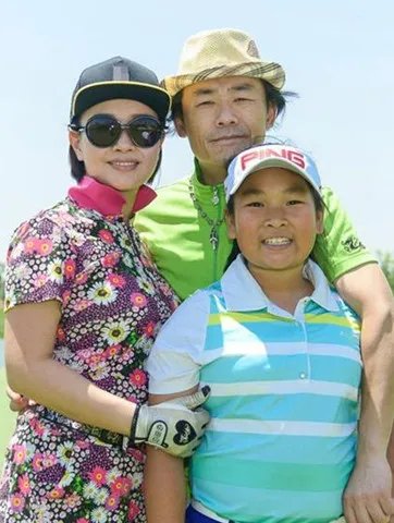 周立波女儿现身 揭秘其复杂情史