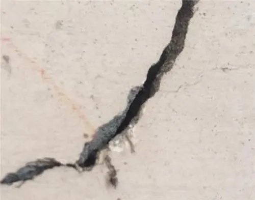 墙体裂缝怎么回事