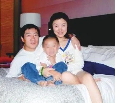 前夫控告歌手陈红什么?