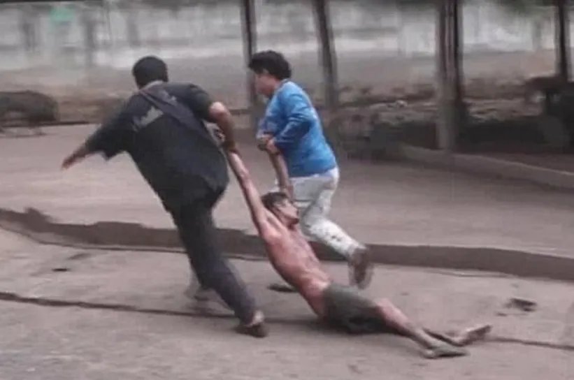 泰游客被黑熊拖咬后还活着吗?