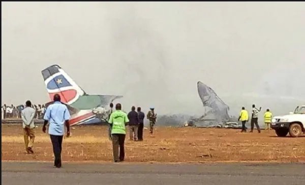 南苏丹一飞机坠毁至少17人丧生，飞机的坠毁原因是什么？