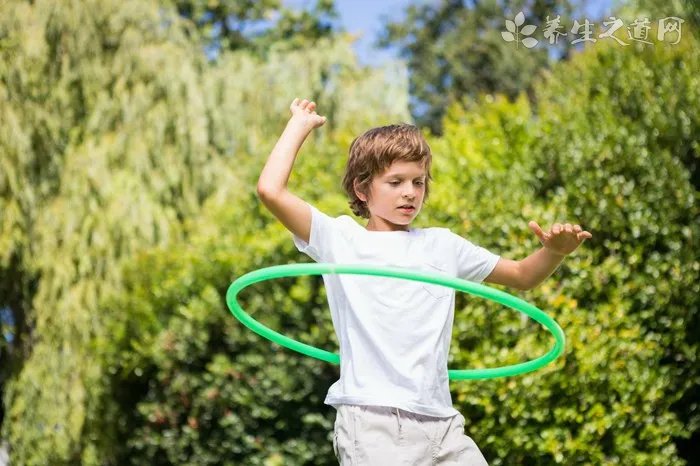 杨清柠的胸那么平，仅20岁却感情史丰富(有7任男友)(2)