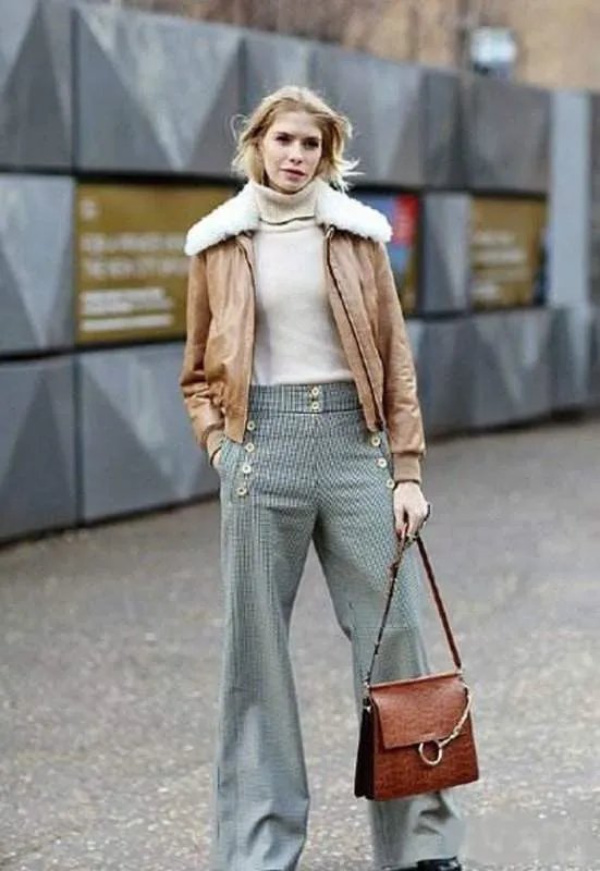 穿阔腿裤怎么搭配上衣?