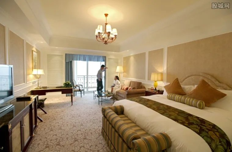 授予花总啄木鸟奖 因其敢于曝光酒店行业乱象