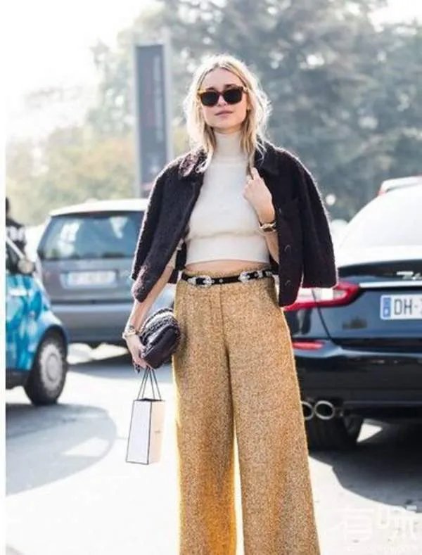 穿阔腿裤怎么搭配上衣?