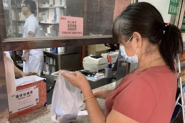 三地疫情现同一问题